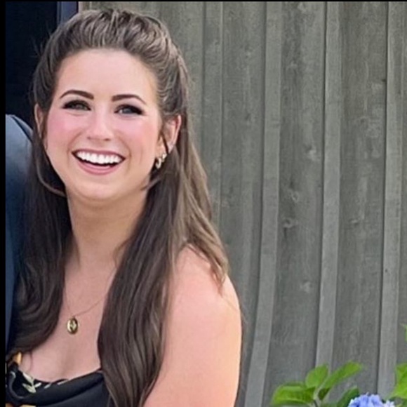 Meet your Posher, Kayla - Picture 1 of 1